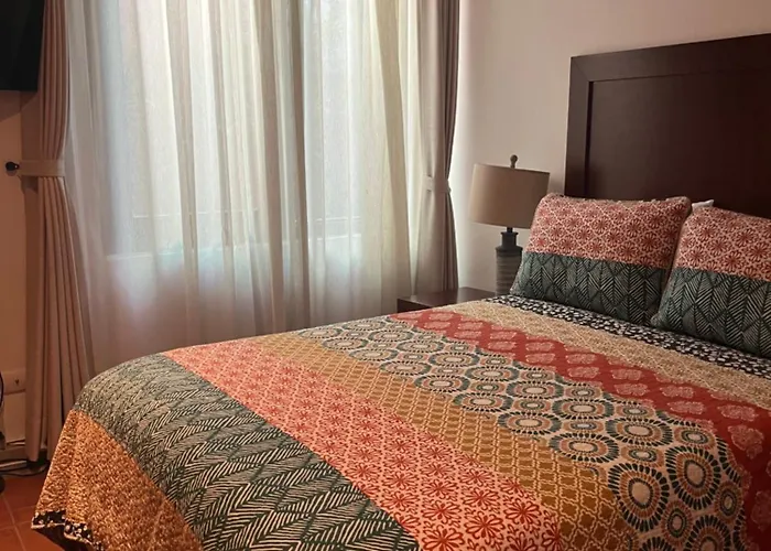 Cousy Condo San Rafael, 3 Blocks From The Parish, Pool, Bbq And Terrace